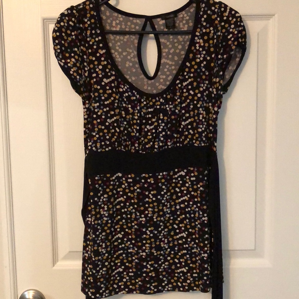 Multi color short sleeve tie blouse